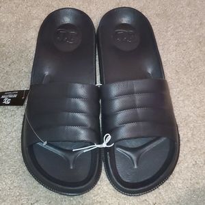 Mens sandals size 10-11